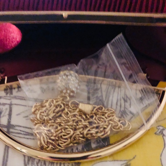 Elegant Burgundy and Gold Evening Purse - Picture 11 of 11